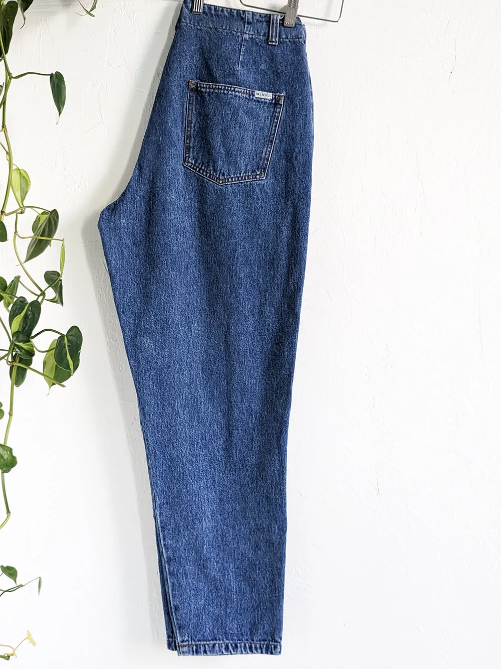 Bill Blass Medium Wash Relaxed Fit Jeans