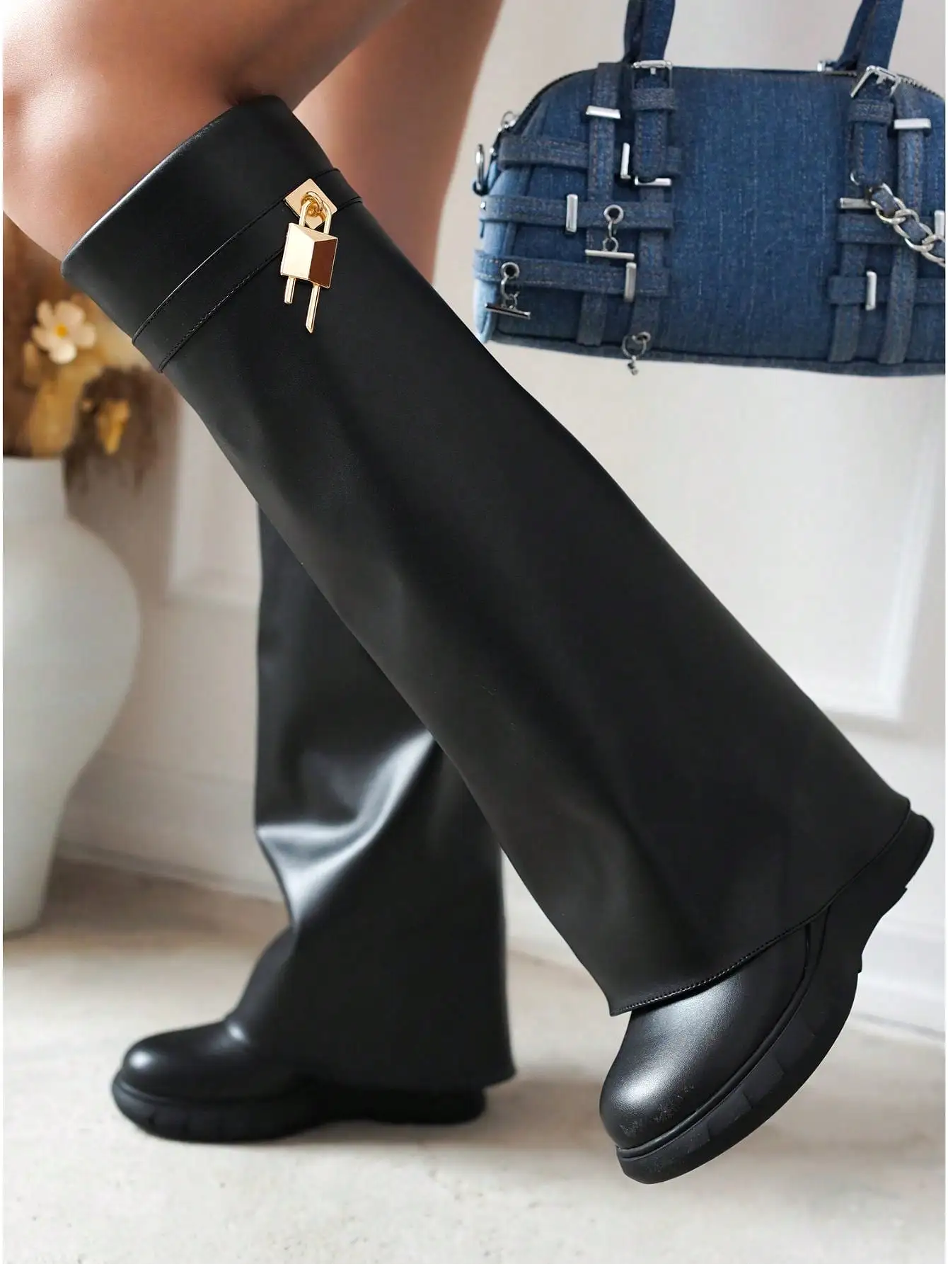 Darin Round Toe Knee-High Platform Boots