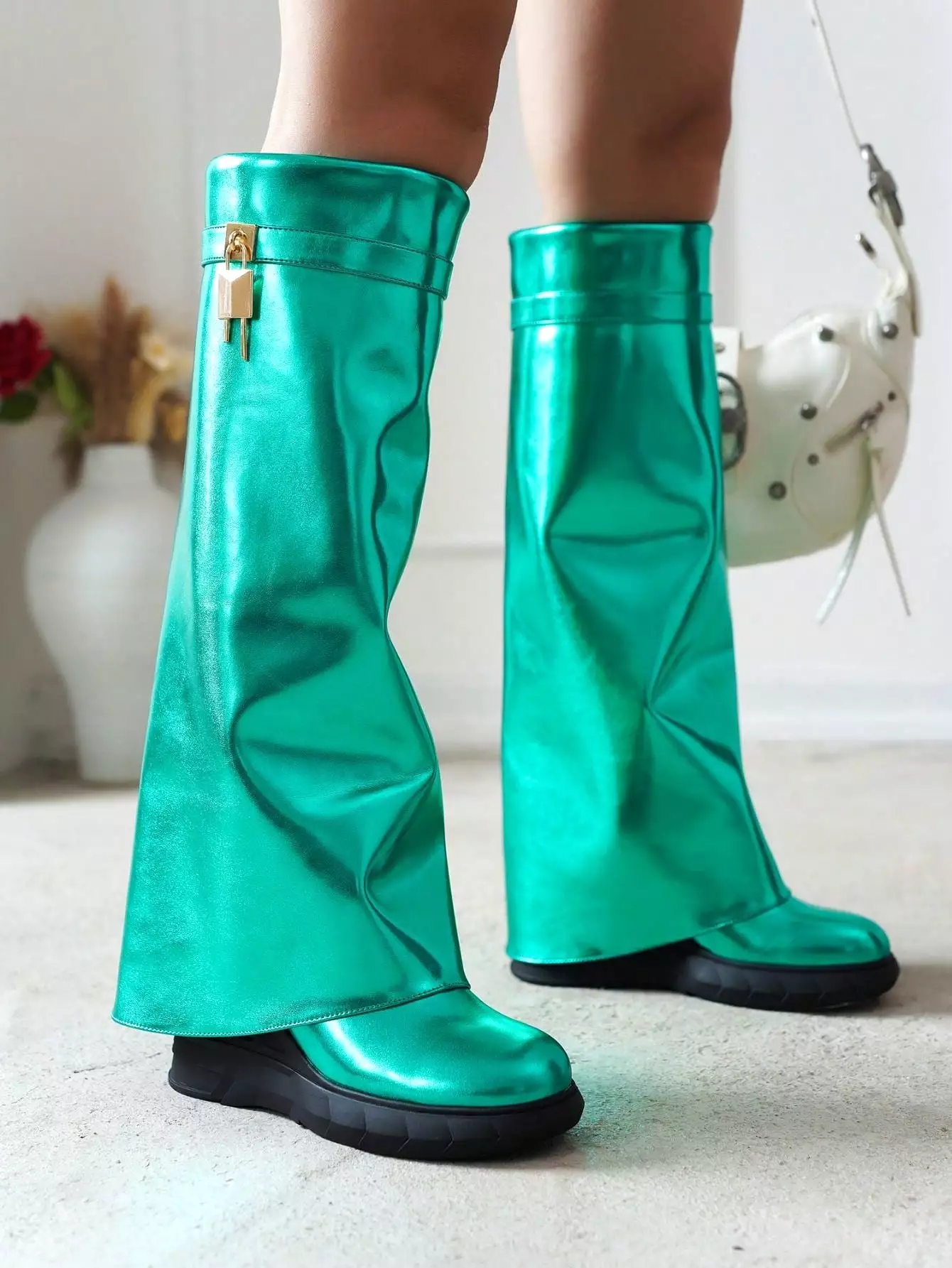 Darin Round Toe Knee-High Platform Boots