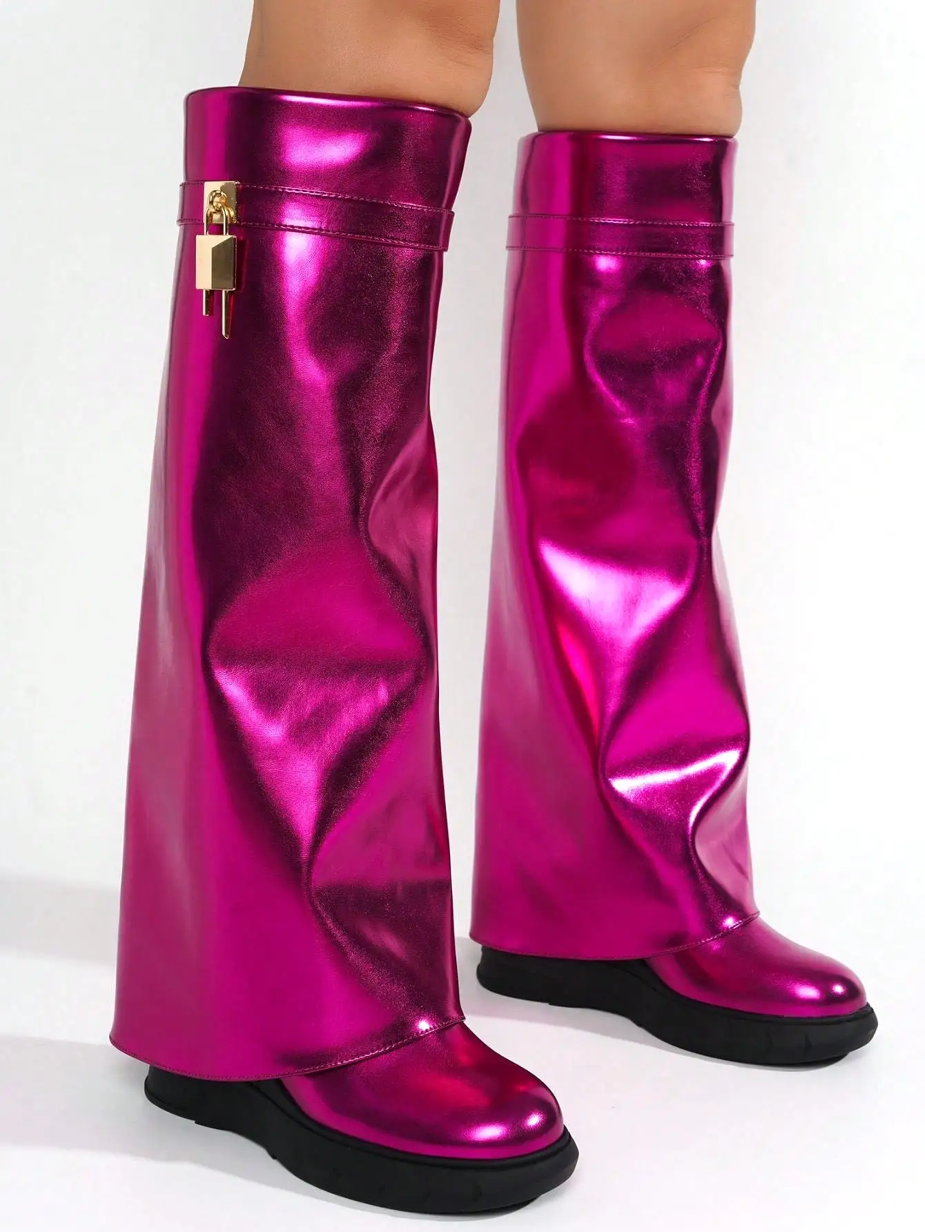 Darin Round Toe Knee-High Platform Boots