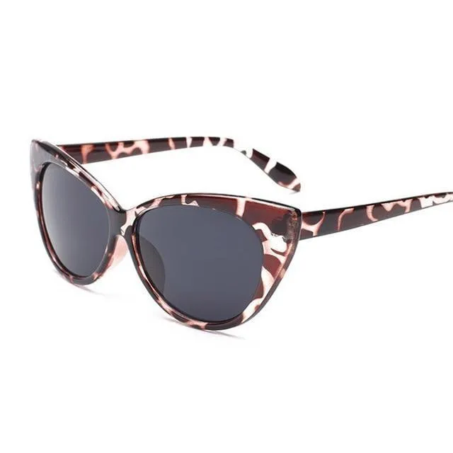 Famous Ladies Designer Retro Fashion Cat Eye Sunglasses for Women