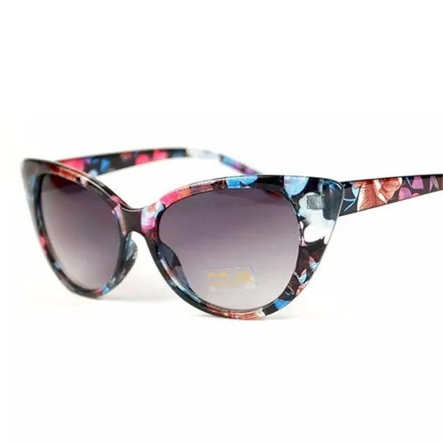 Famous Ladies Designer Retro Fashion Cat Eye Sunglasses for Women