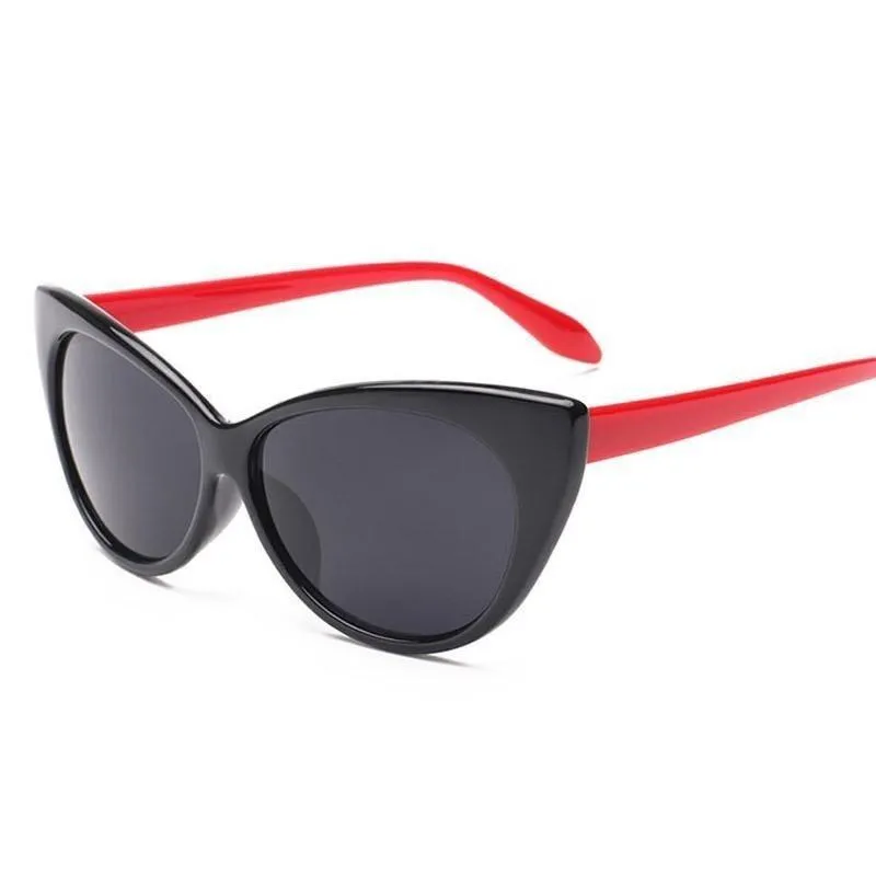 Famous Ladies Designer Retro Fashion Cat Eye Sunglasses for Women