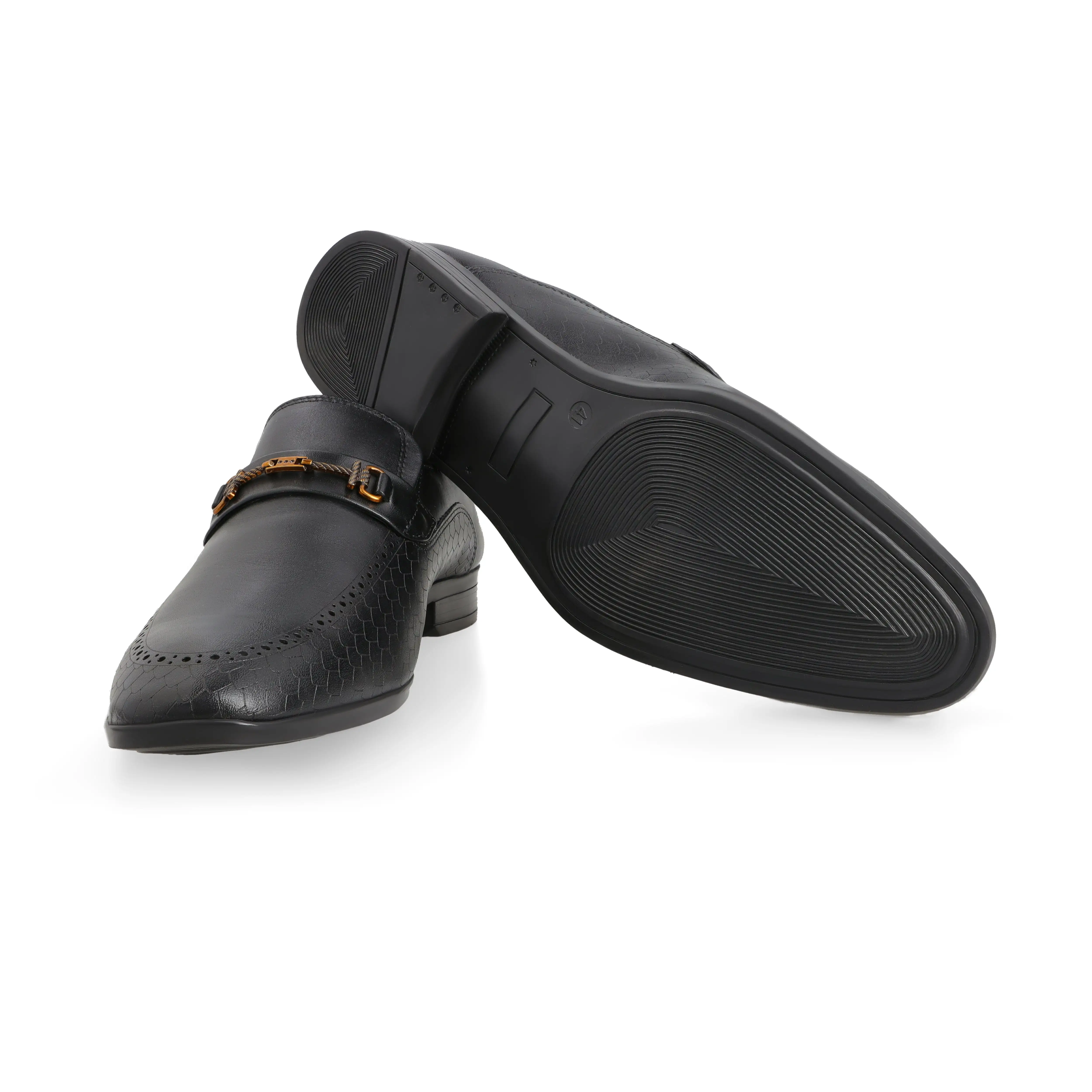 Scaled Wire Buckled Loafers-Black