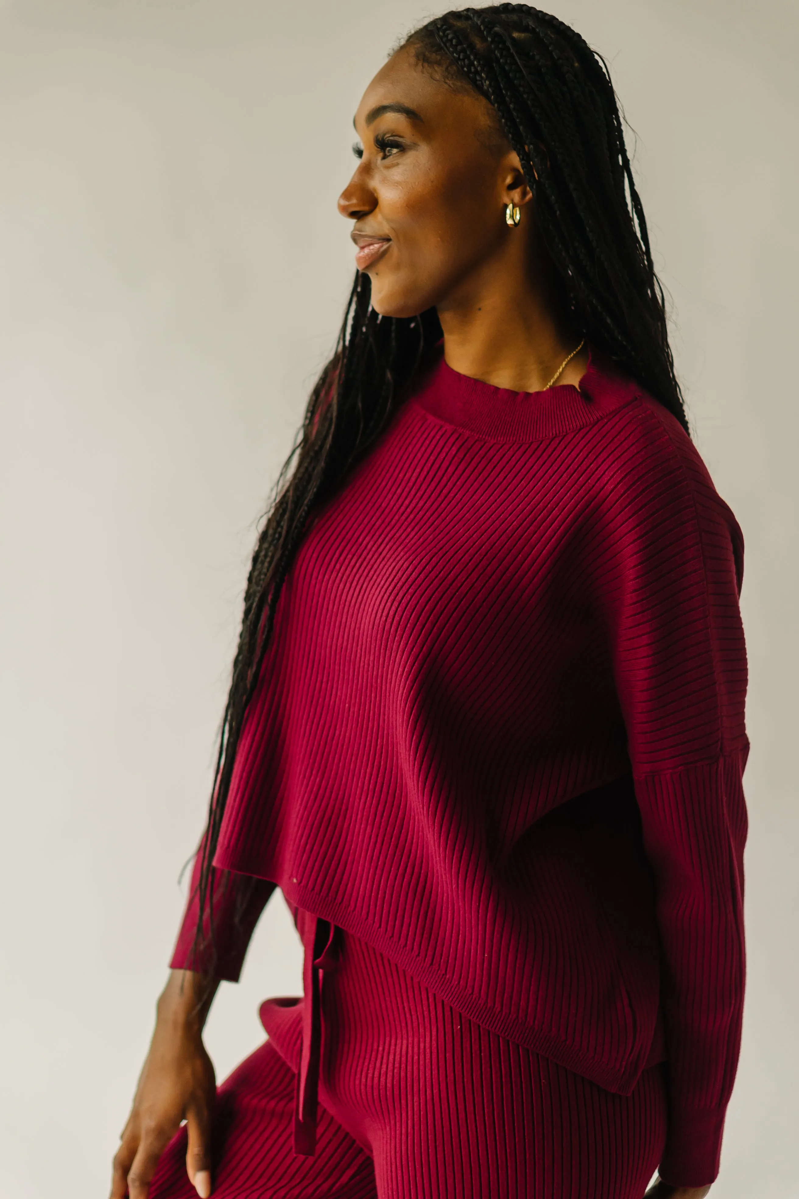 The Hartly Ribbed Cropped Sweater in Mulberry